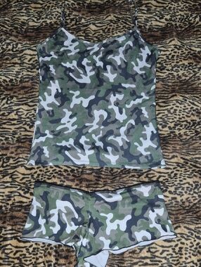 Camo Print Women's Cami & Shorts Sleep Set - Green Camouflage